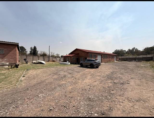 1,288M² WAREHOUSE FOR SALE IN RIVERSIDE